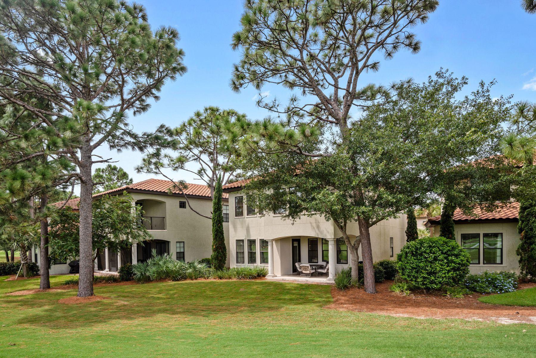 VILLA LAGO - Residential