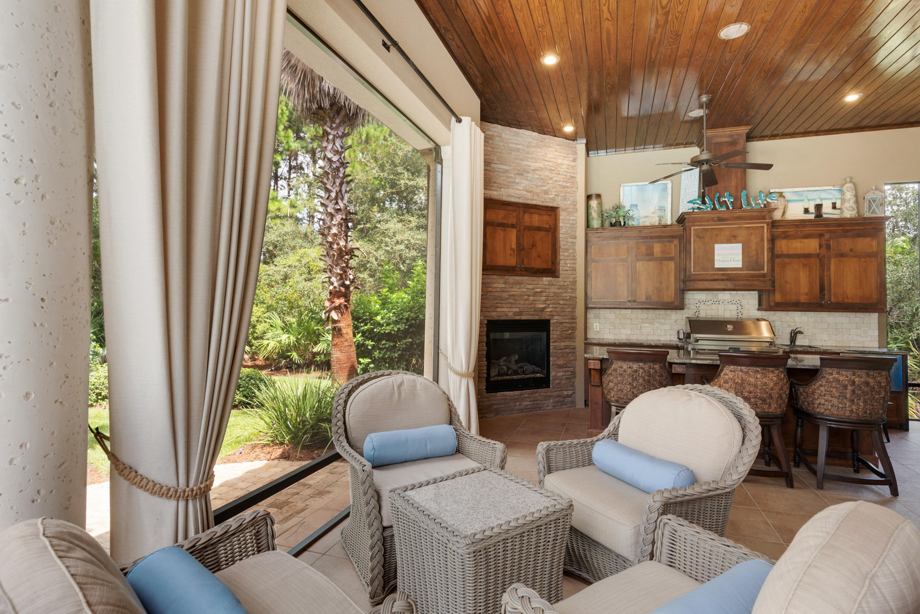 BURNT PINE - Residential