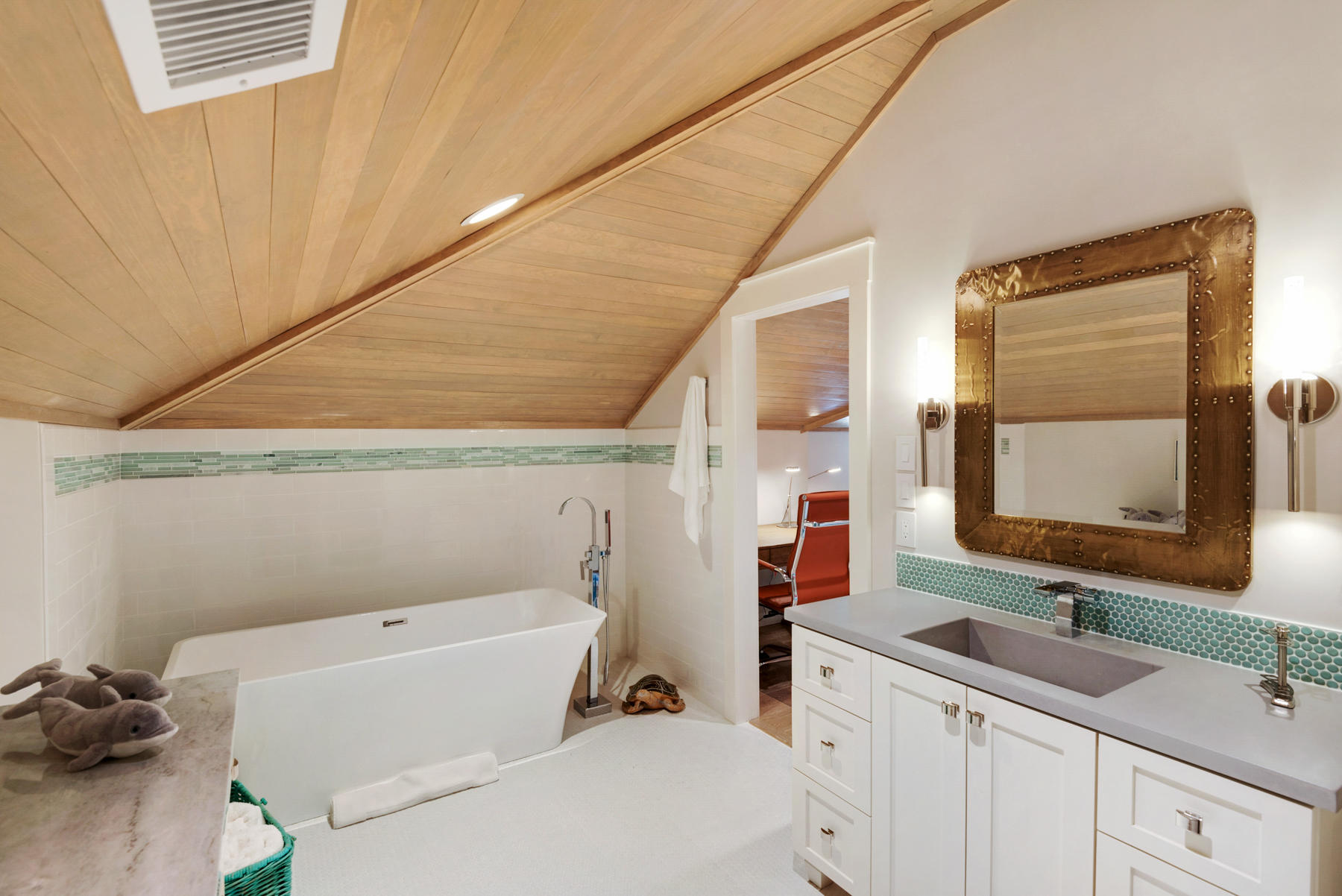 BURNT PINE - Residential