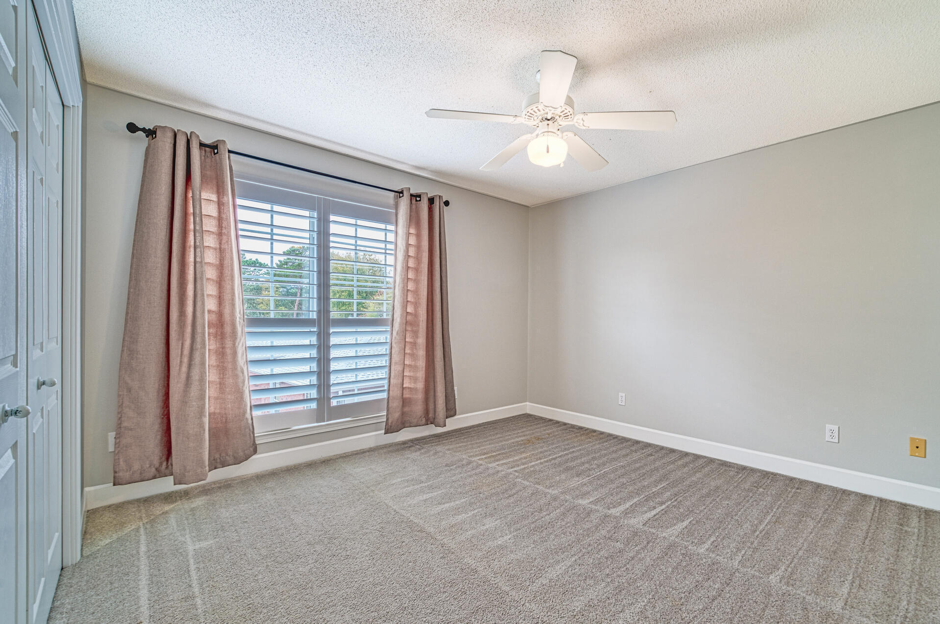 LAKE WAY VILLAS 3 - Residential