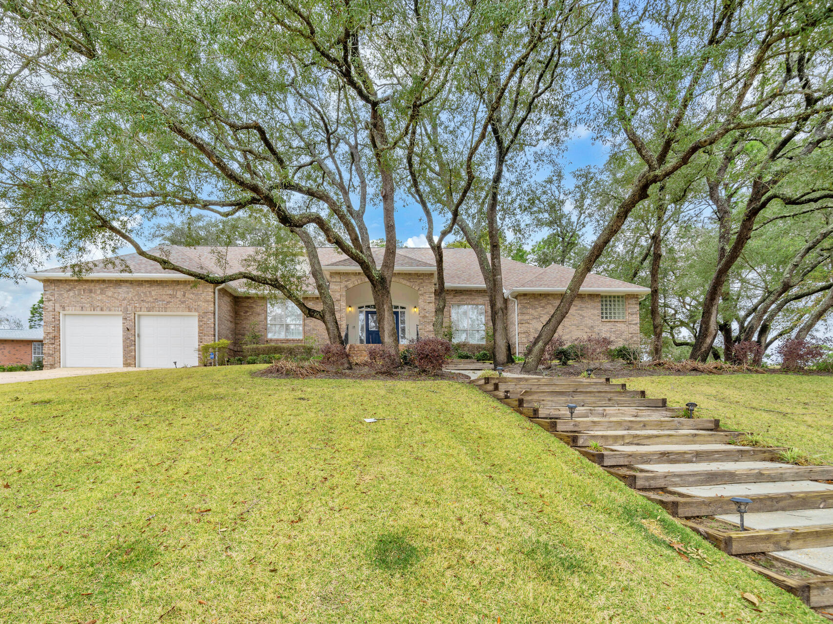 LAKE WAY VILLAS 3 - Residential