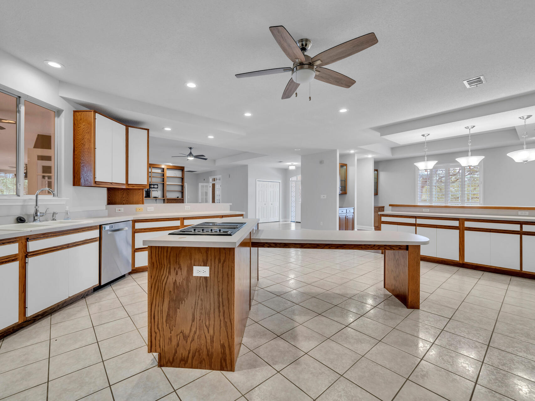 LAKE WAY VILLAS 3 - Residential