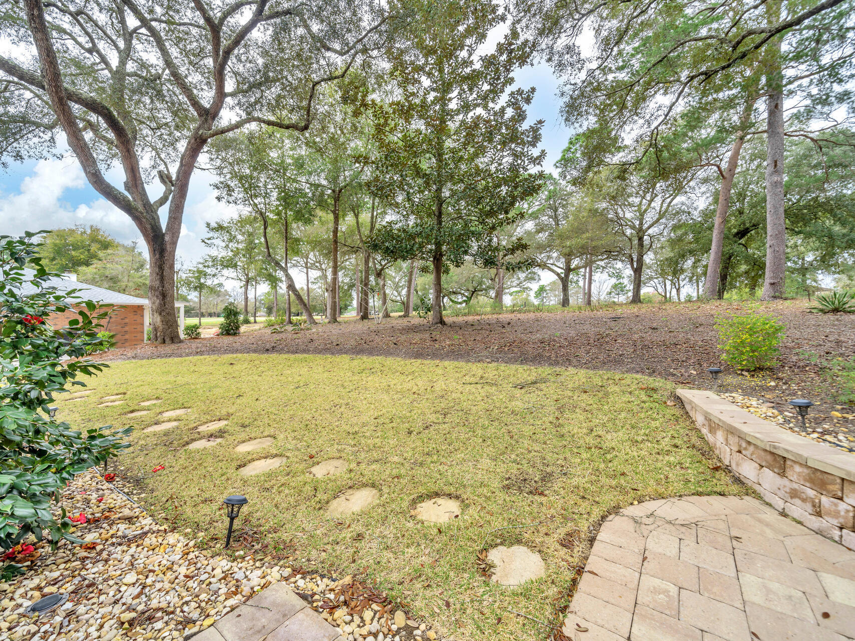 LAKE WAY VILLAS 3 - Residential
