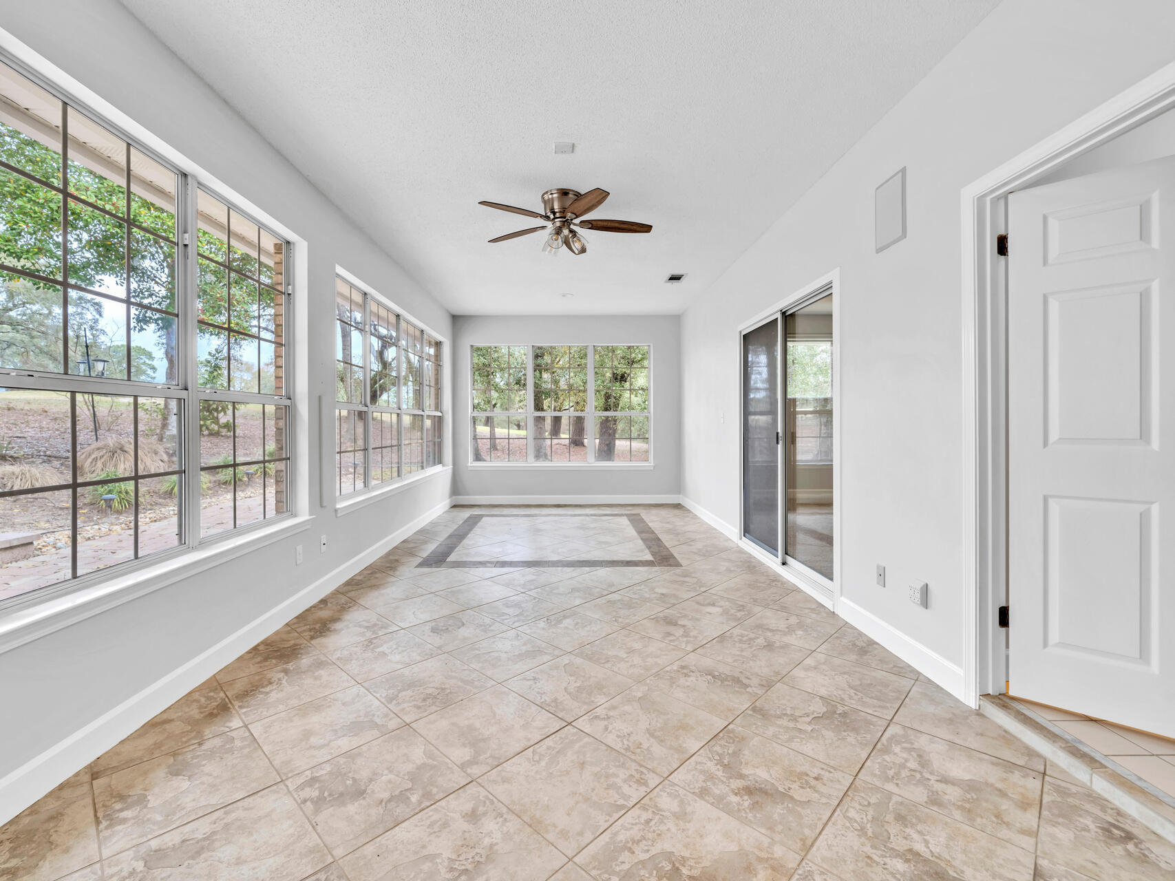 LAKE WAY VILLAS 3 - Residential