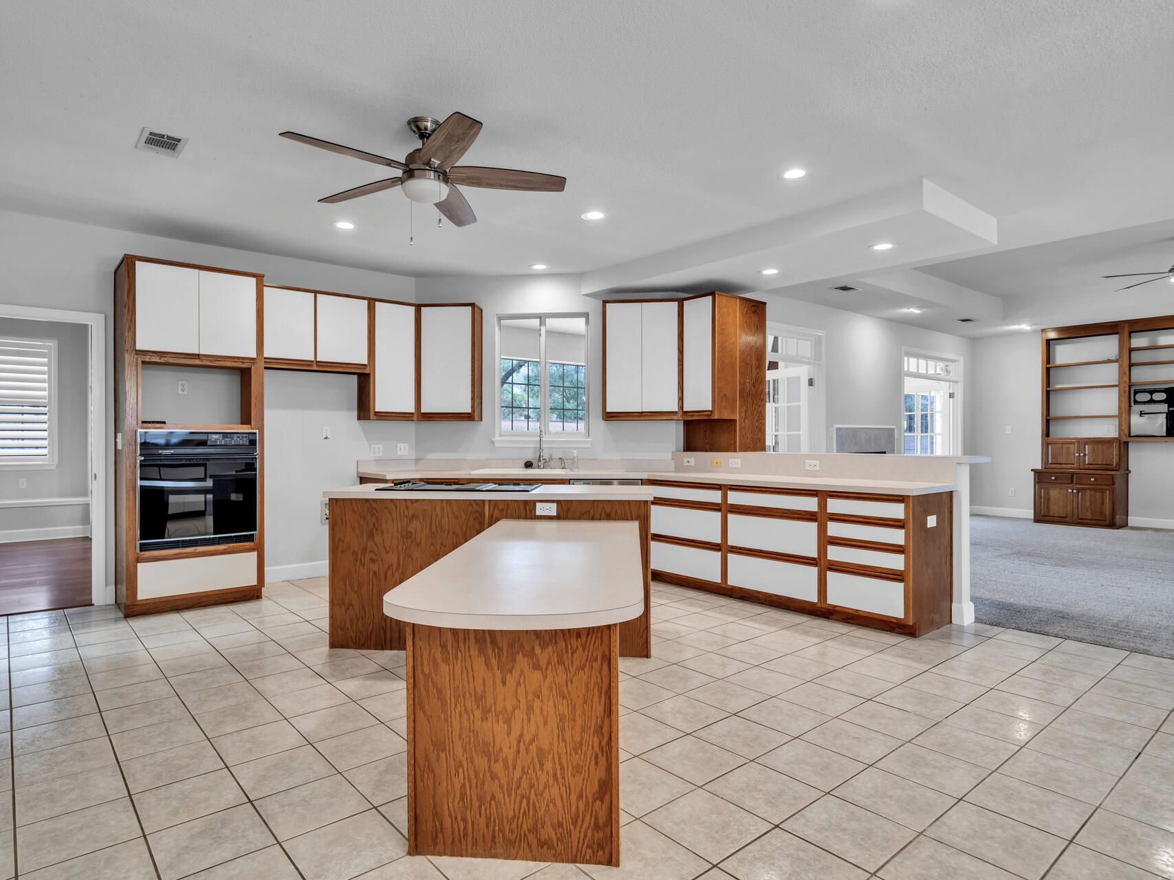 LAKE WAY VILLAS 3 - Residential