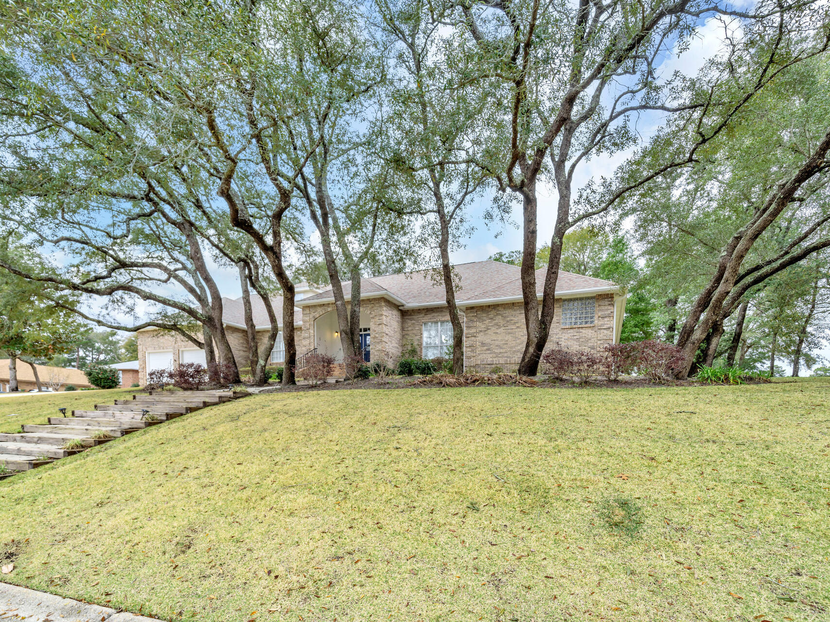 LAKE WAY VILLAS 3 - Residential