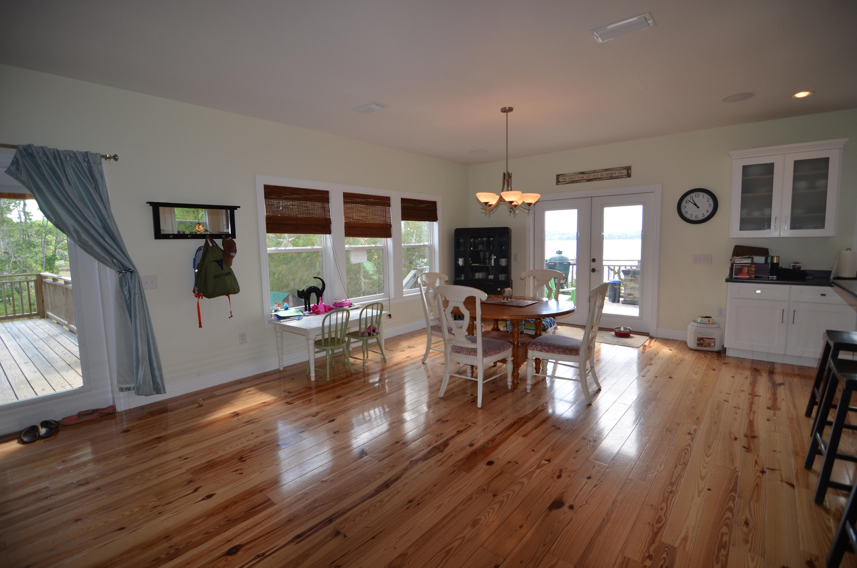 HOLLEY SHORES - Residential