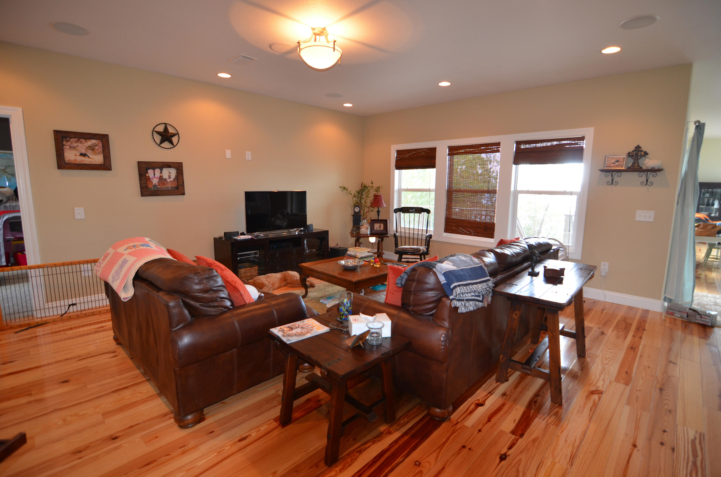 HOLLEY SHORES - Residential