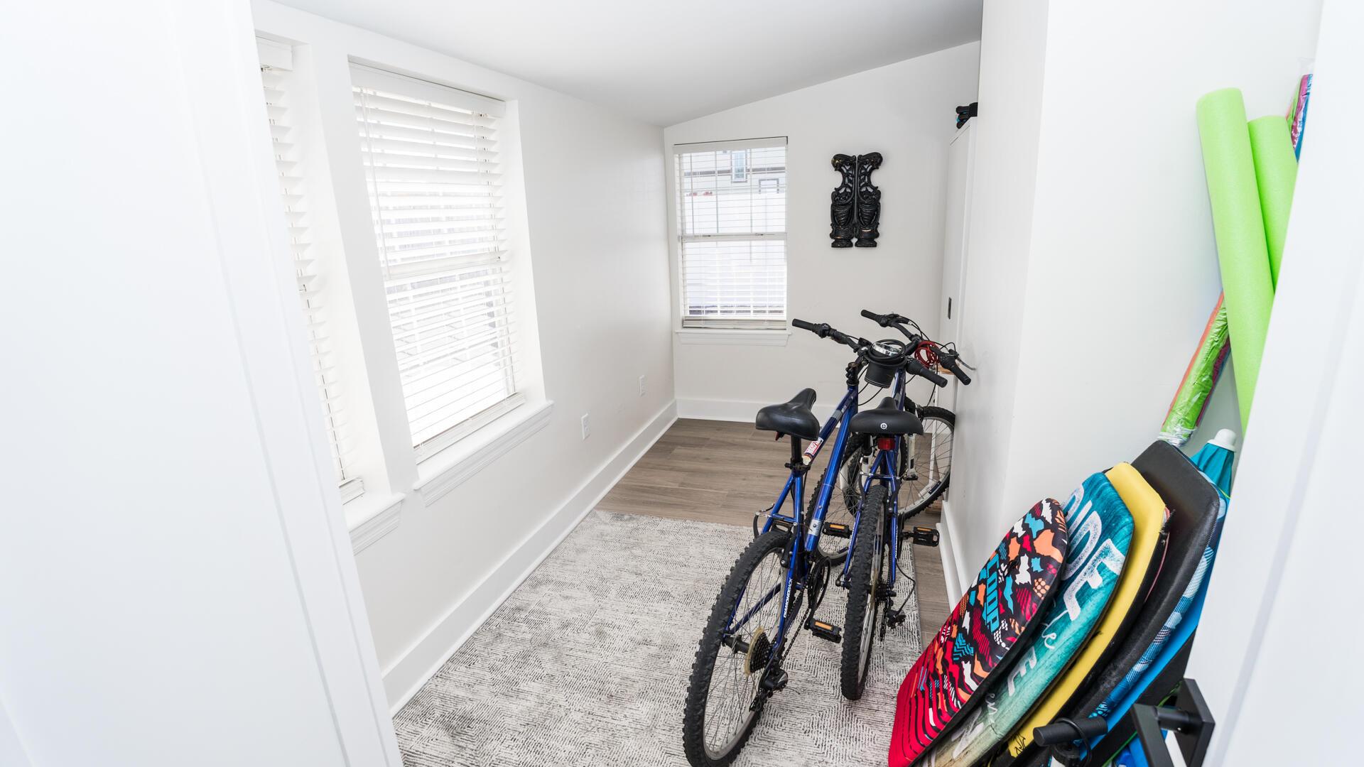 BID-A-WEE S/D - Residential