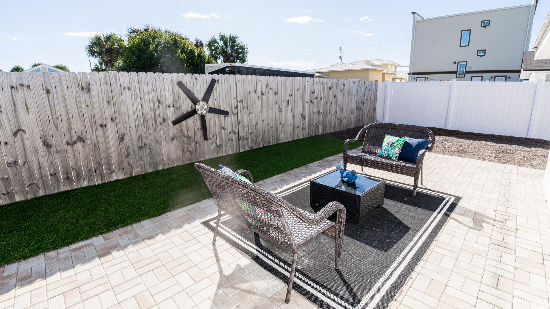 BID-A-WEE S/D - Residential