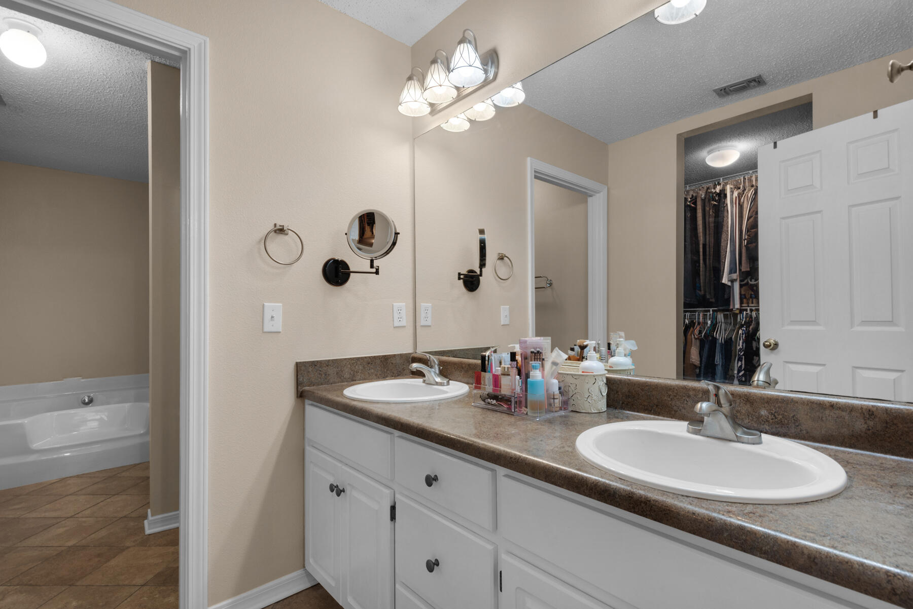 SPANISH TRACE ESTATES - Residential