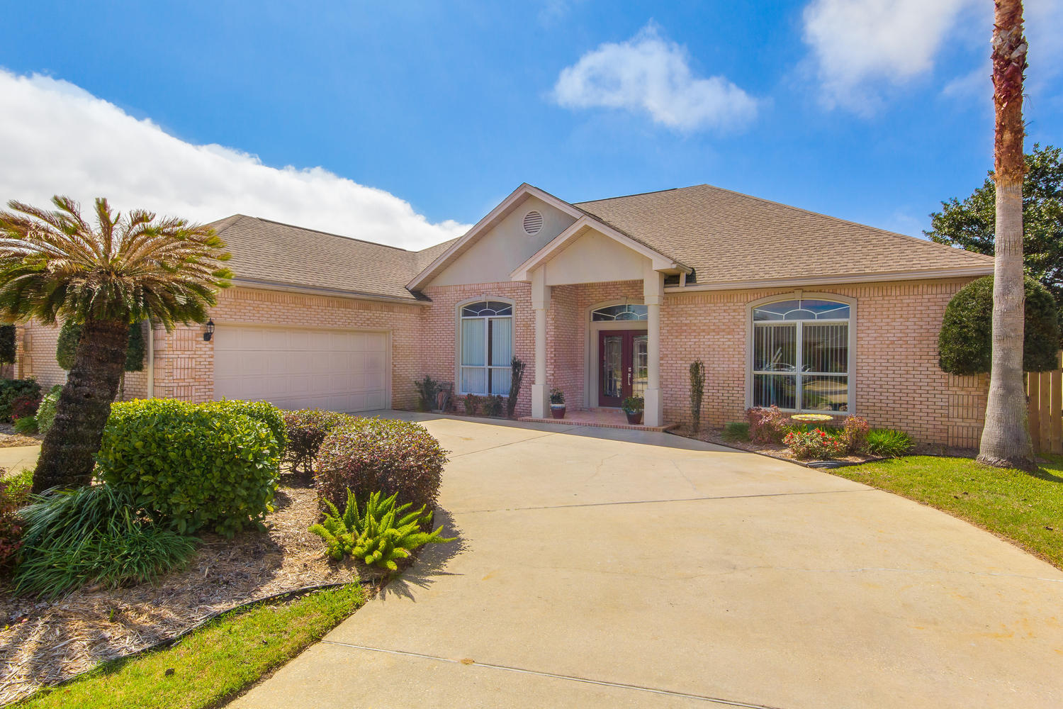 POMPHREY MANOR - Residential