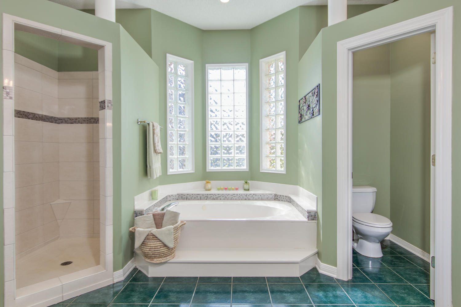 POMPHREY MANOR - Residential