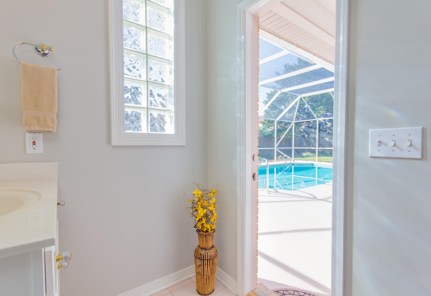 POMPHREY MANOR - Residential