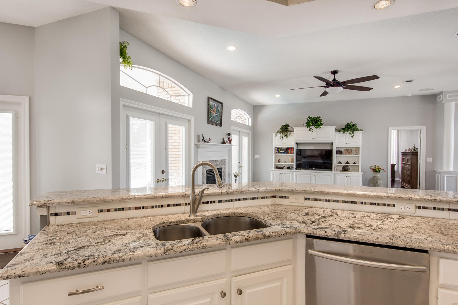 POMPHREY MANOR - Residential