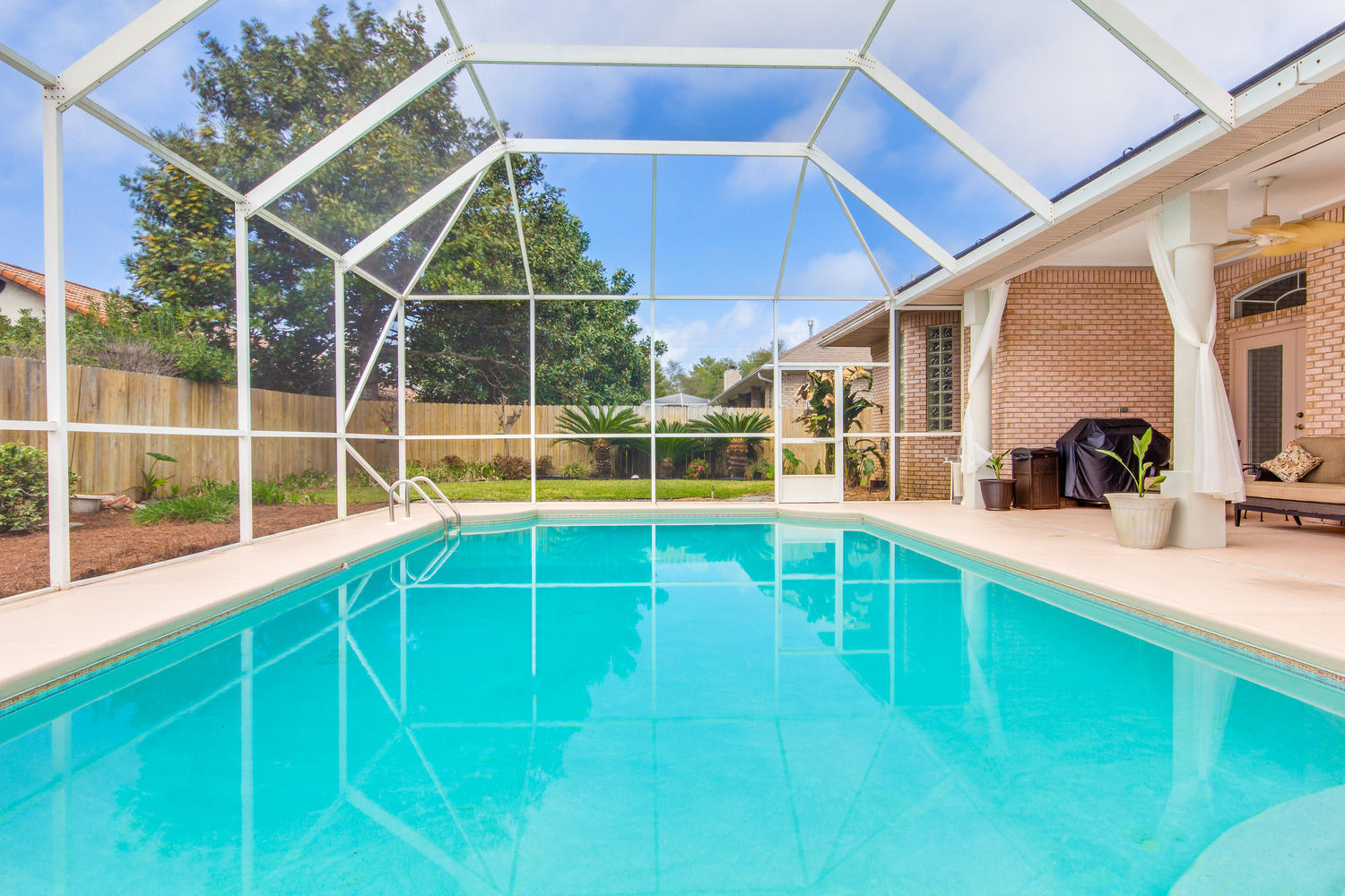 POMPHREY MANOR - Residential