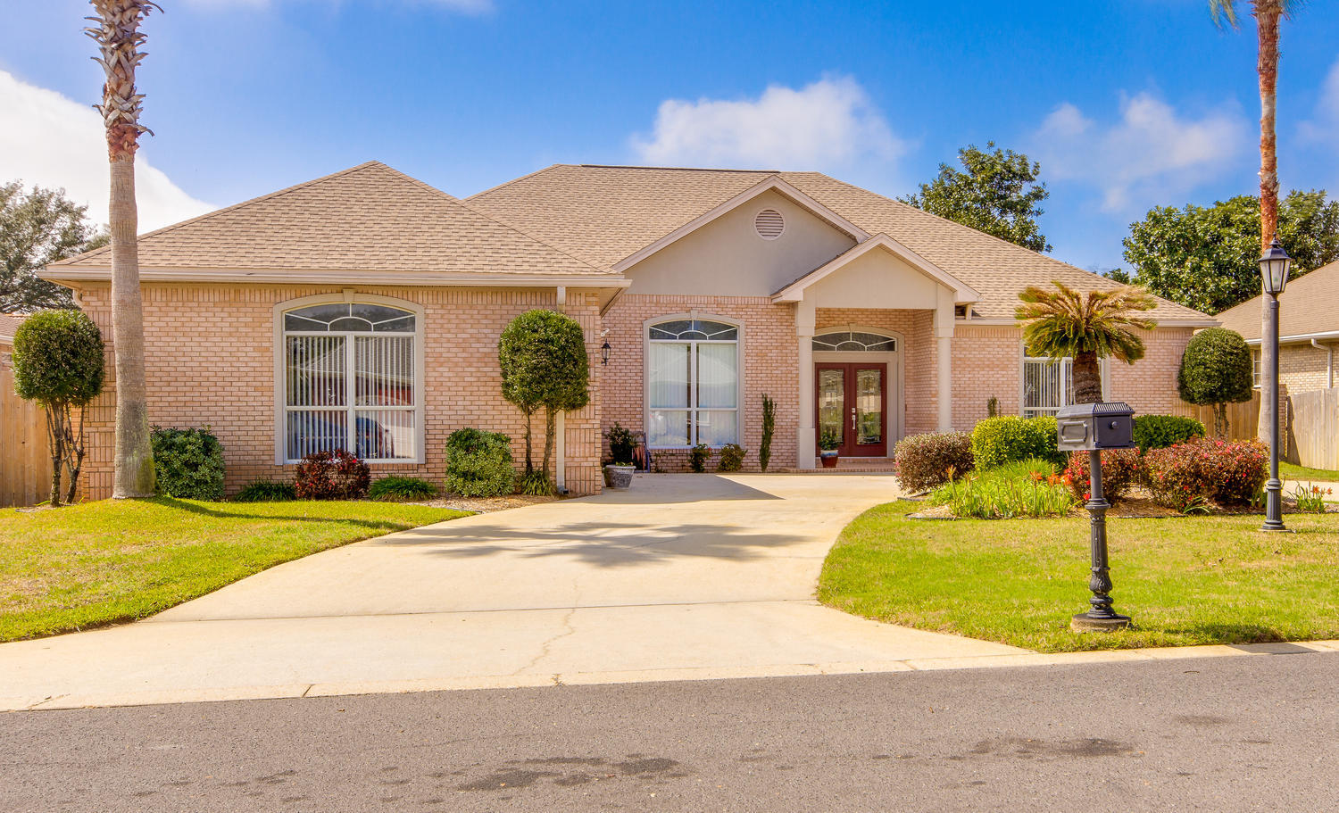 POMPHREY MANOR - Residential