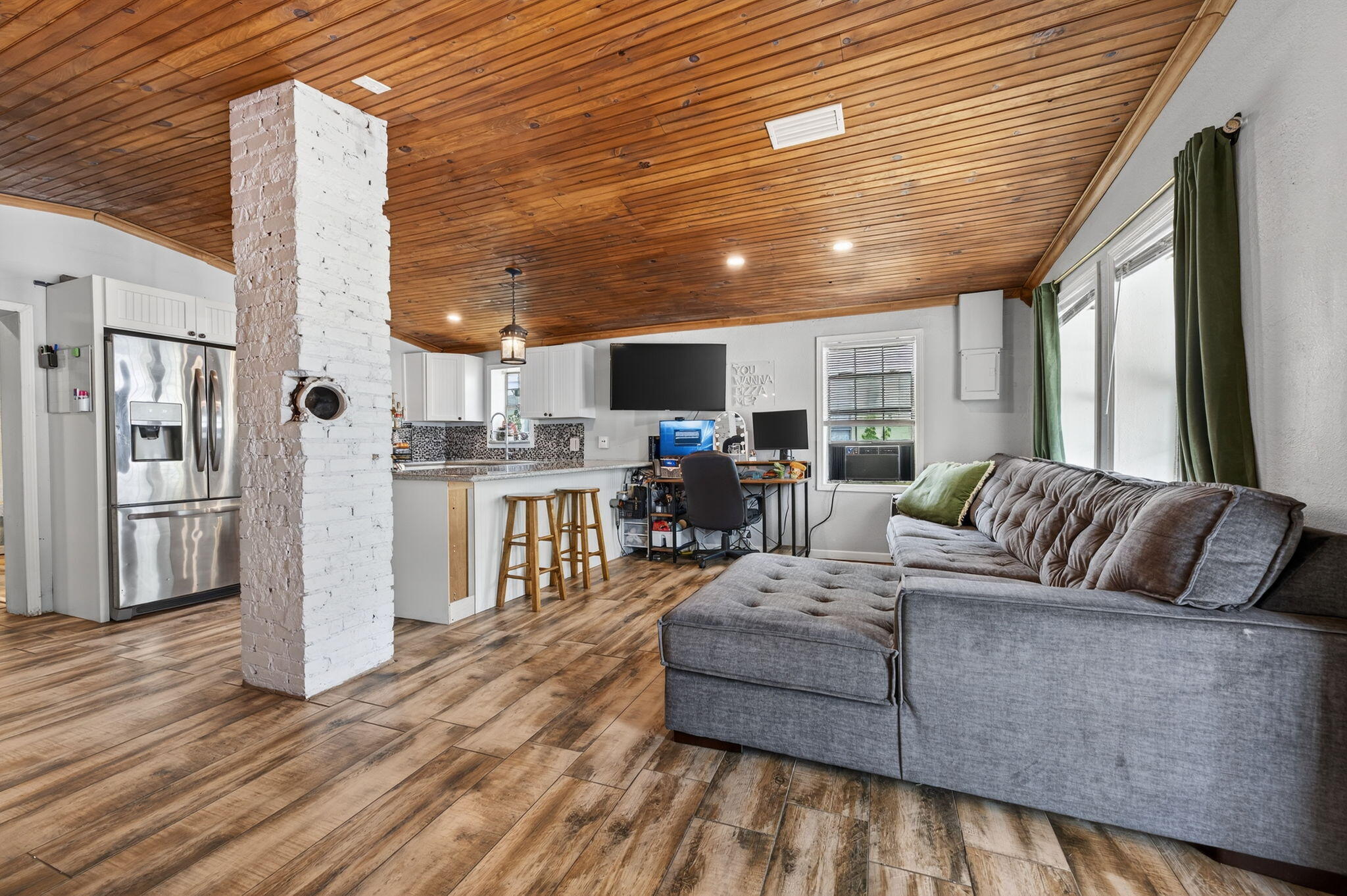 NO RECORDED SUBDIVISION - Residential