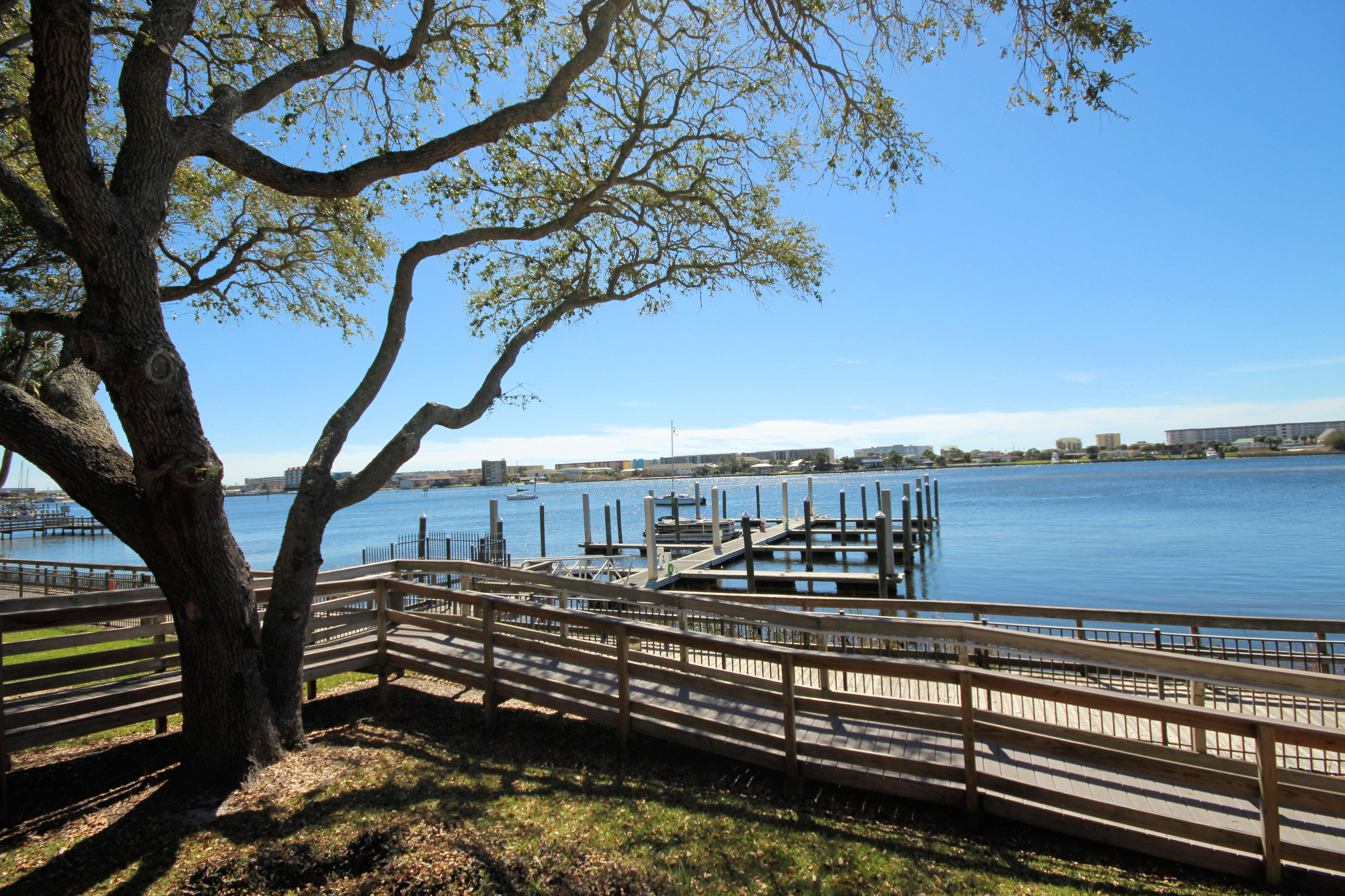 INDIANOLA ON THE WATER - Residential