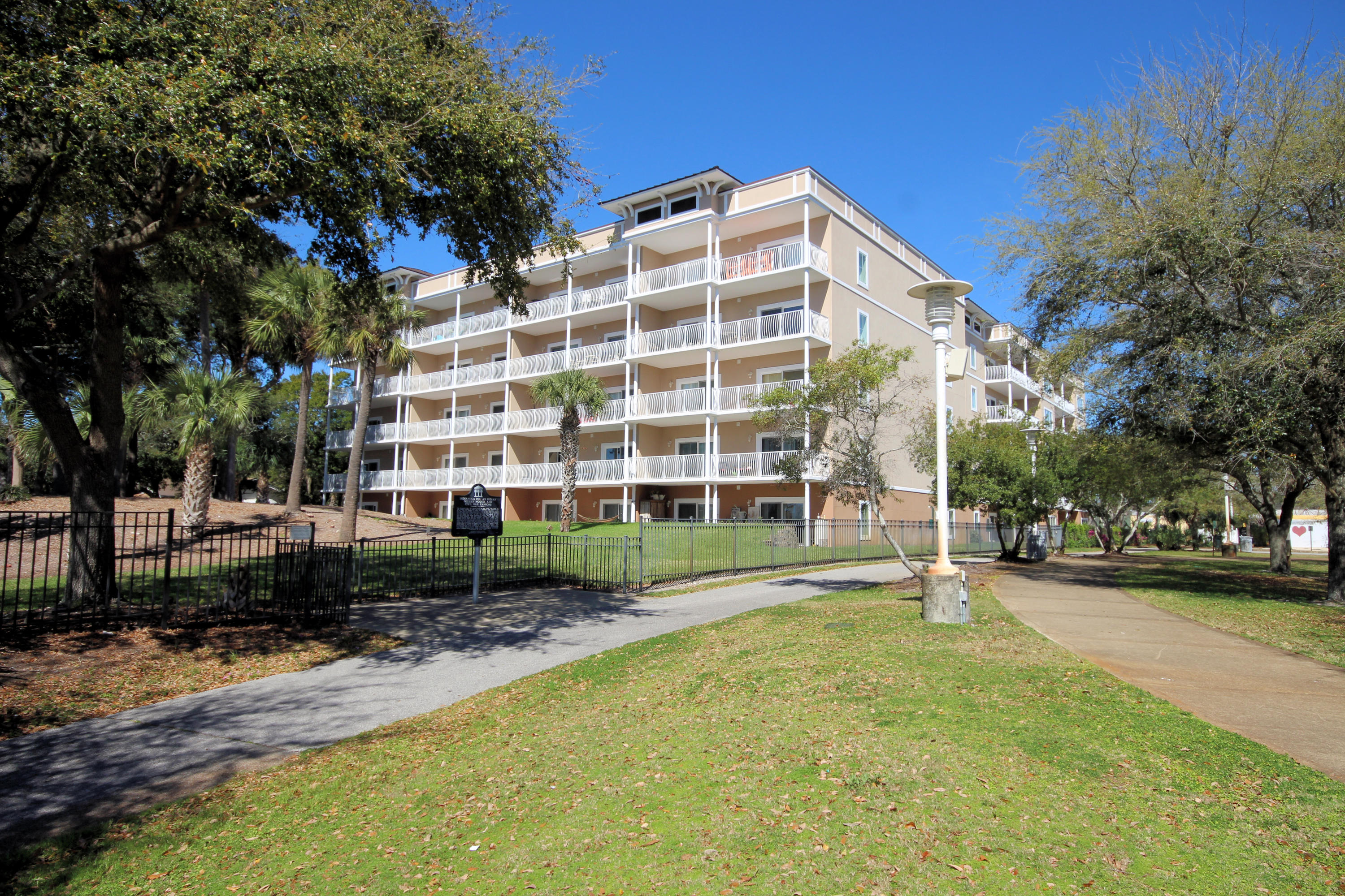 INDIANOLA ON THE WATER - Residential