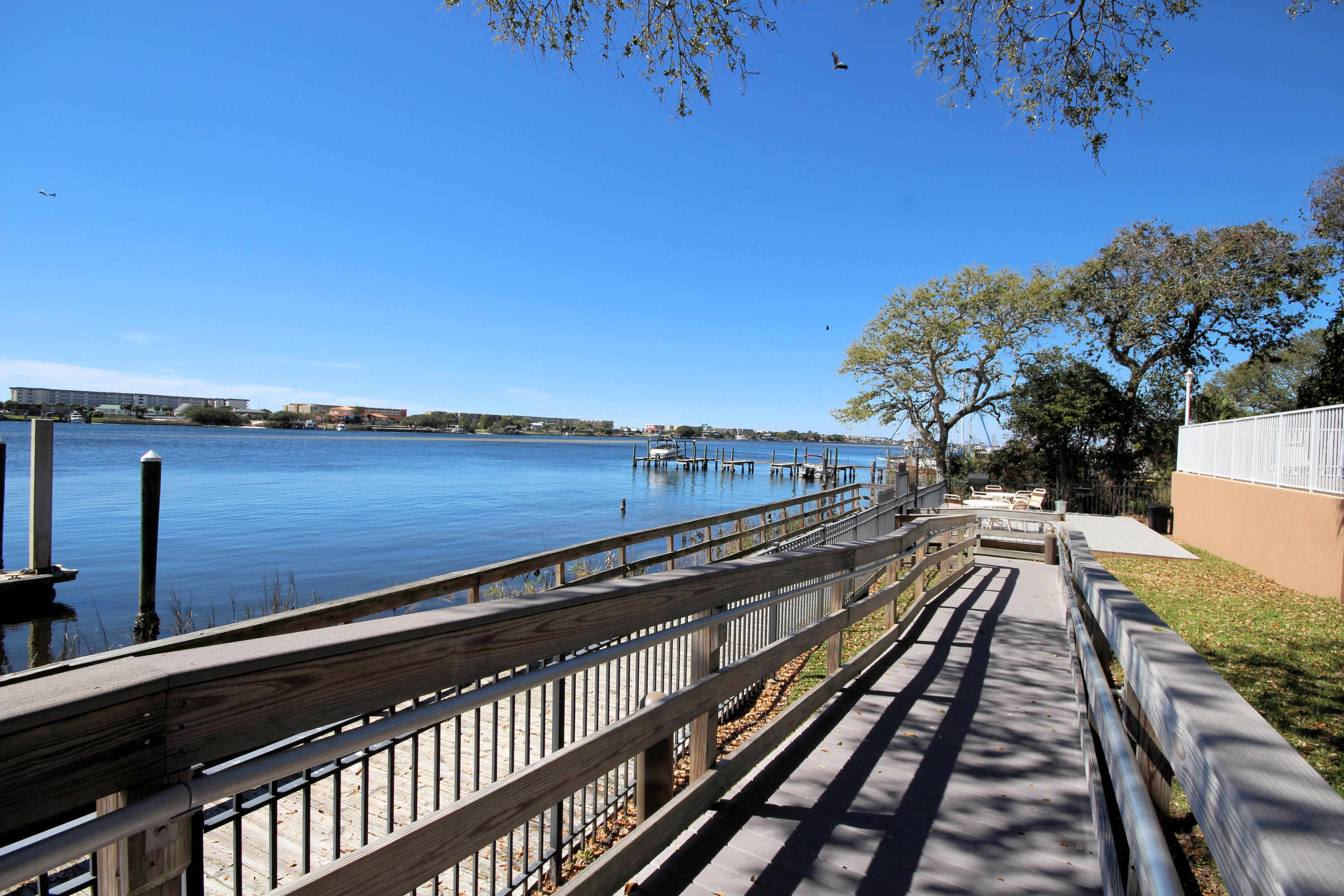 INDIANOLA ON THE WATER - Residential