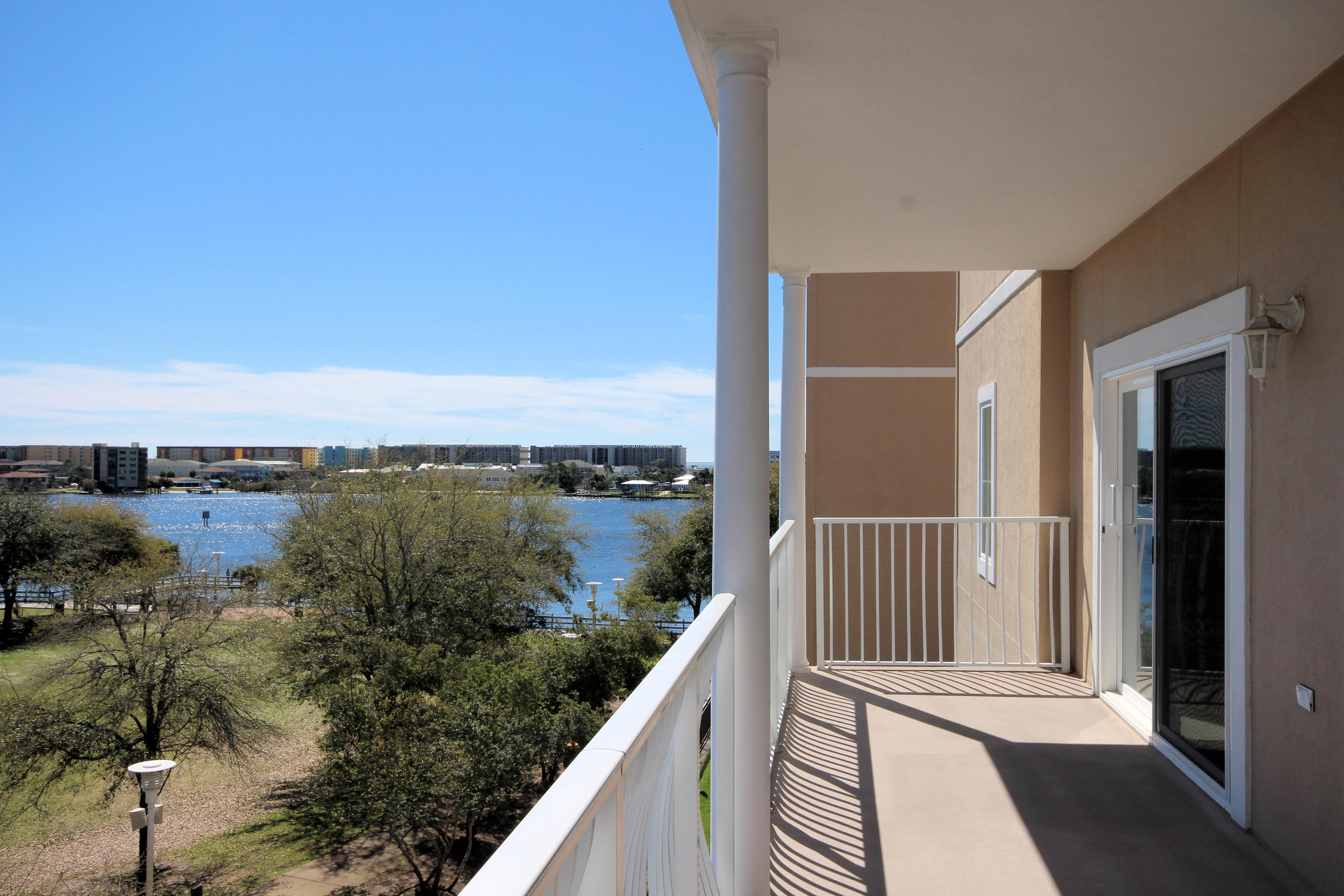 INDIANOLA ON THE WATER - Residential