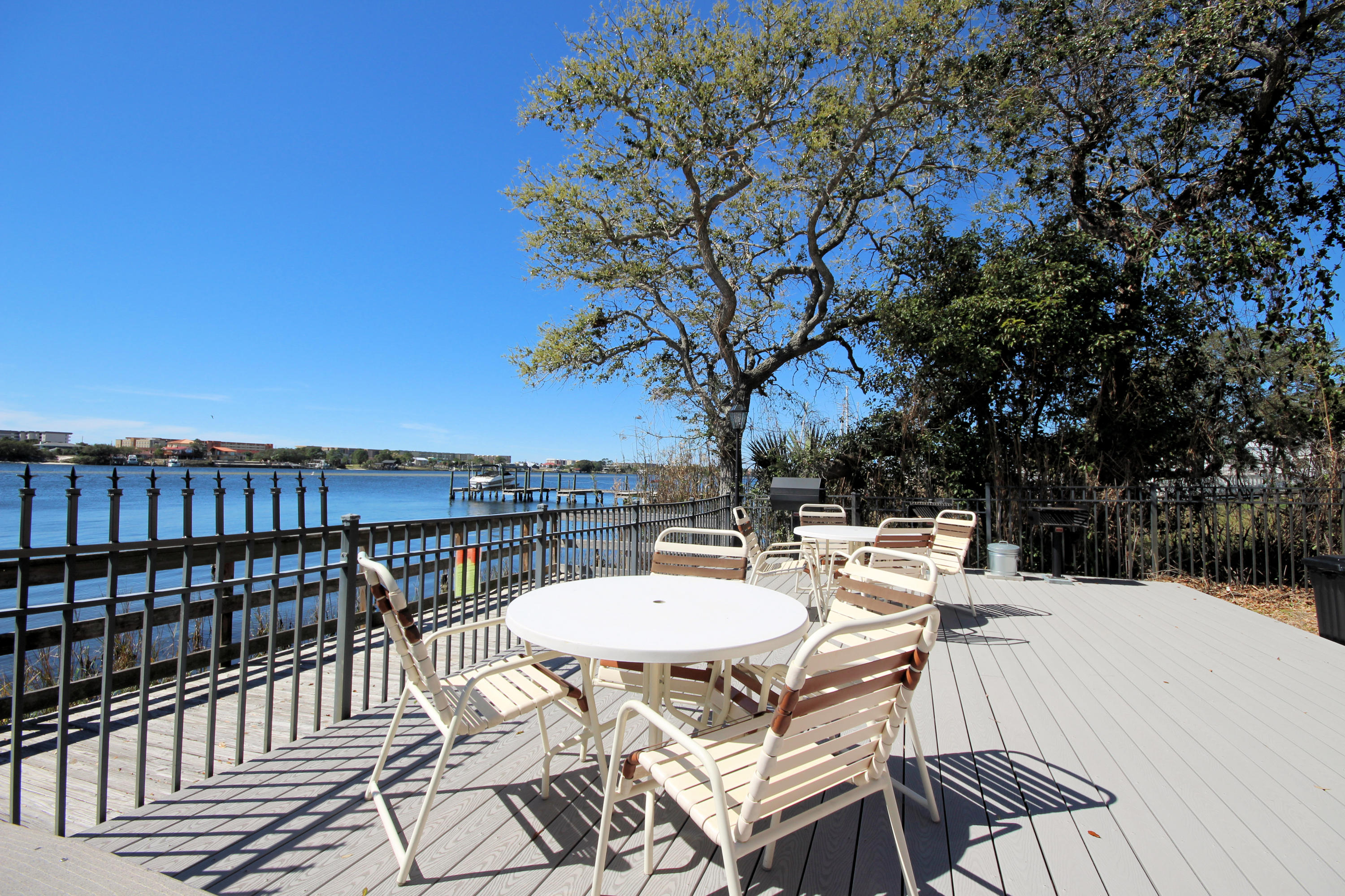 INDIANOLA ON THE WATER - Residential