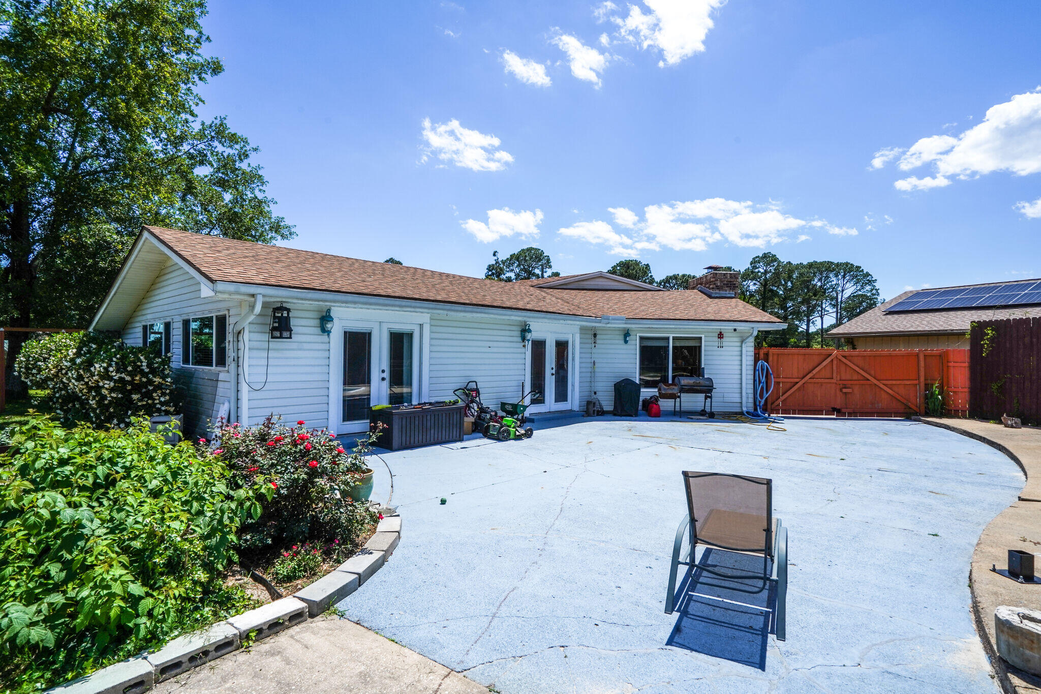 TANGLEWOOD S/D 1ST ADDN - Residential Lease