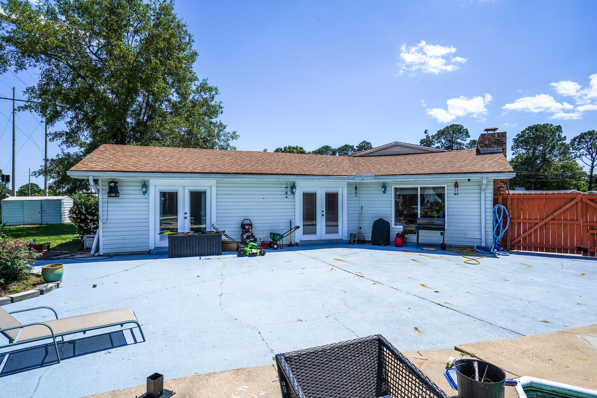 TANGLEWOOD S/D 1ST ADDN - Residential Lease