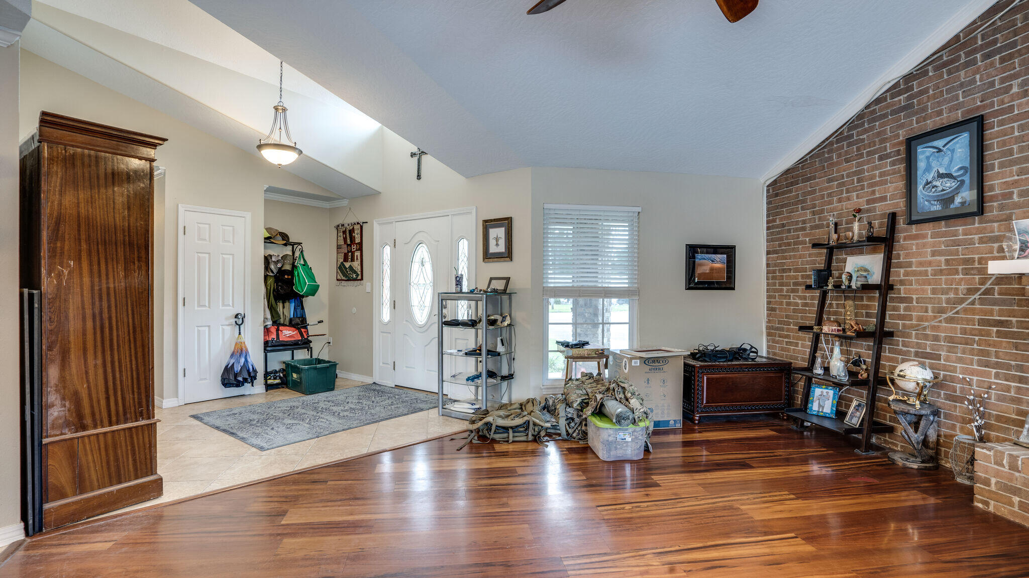 TANGLEWOOD S/D 1ST ADDN - Residential Lease