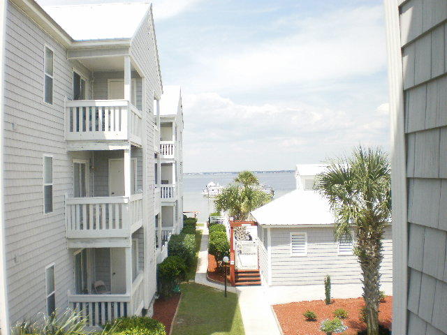 HERMITAGE CONDOMINIUM - Residential Lease
