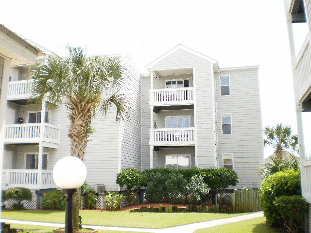 HERMITAGE CONDOMINIUM - Residential Lease