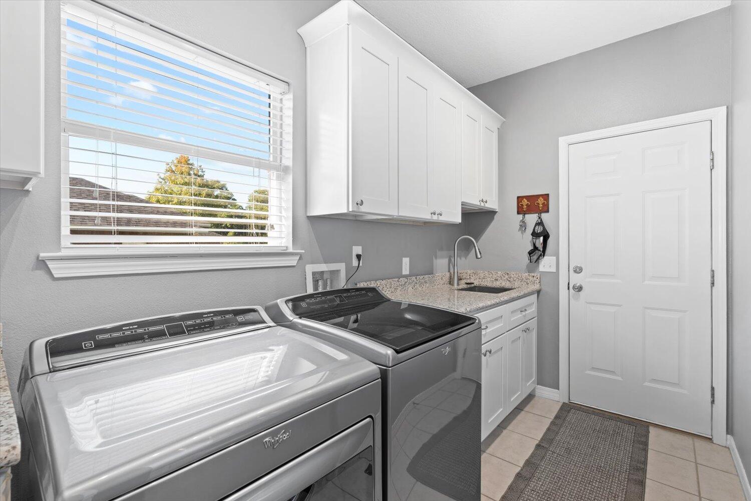 QUAYSIDE VILLAGE PH III - Residential