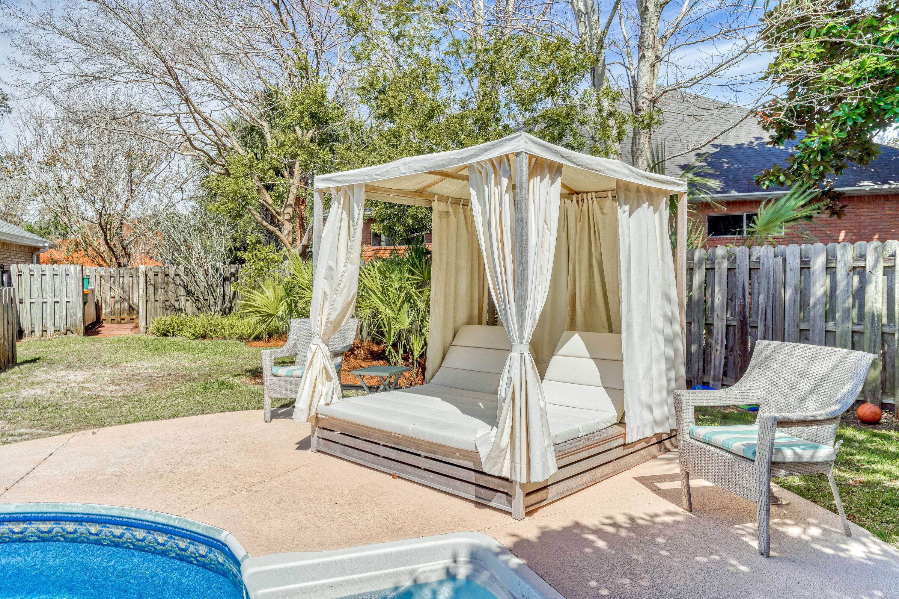 WINDSOR FOREST - Residential