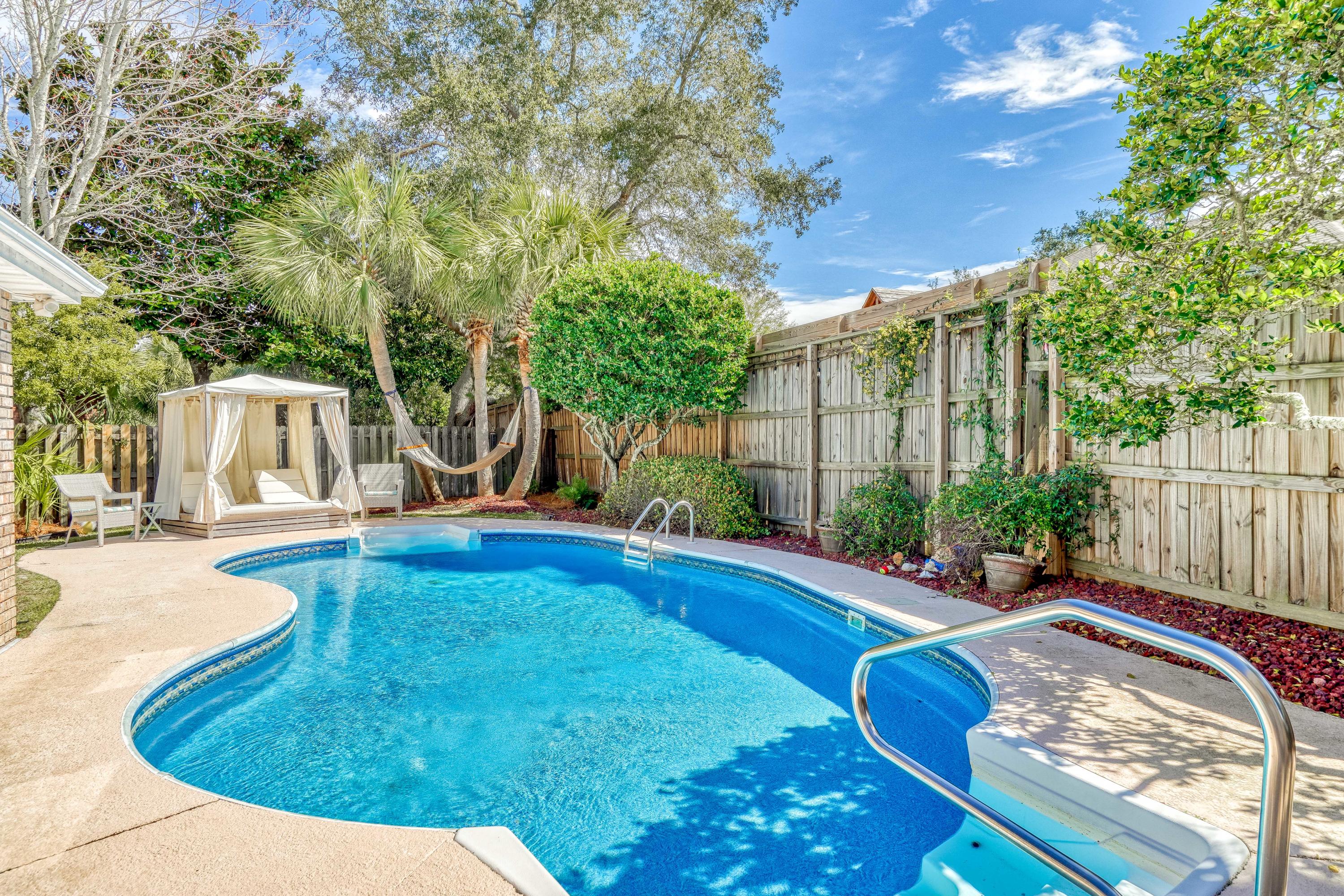 WINDSOR FOREST - Residential