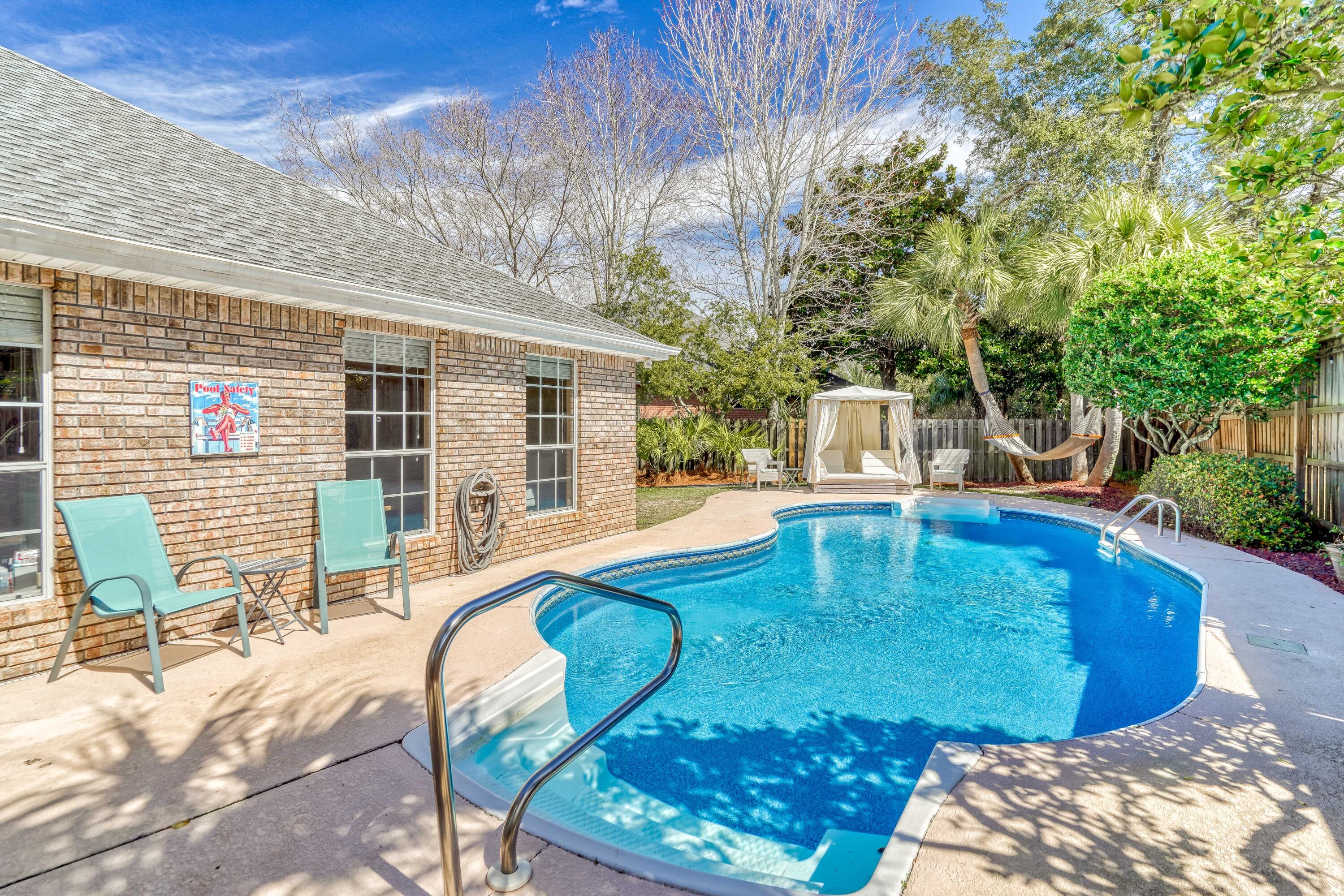 WINDSOR FOREST - Residential