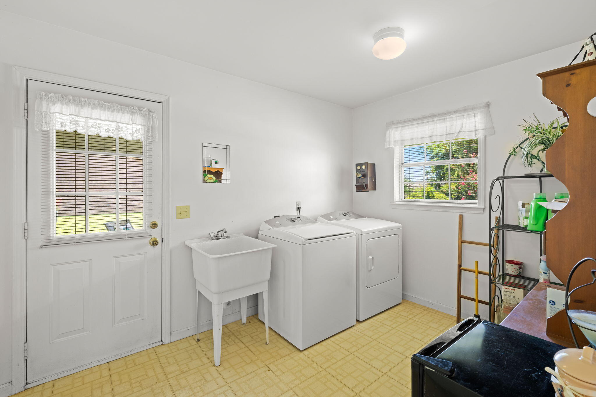 CANDLEWICK ACRES - Residential