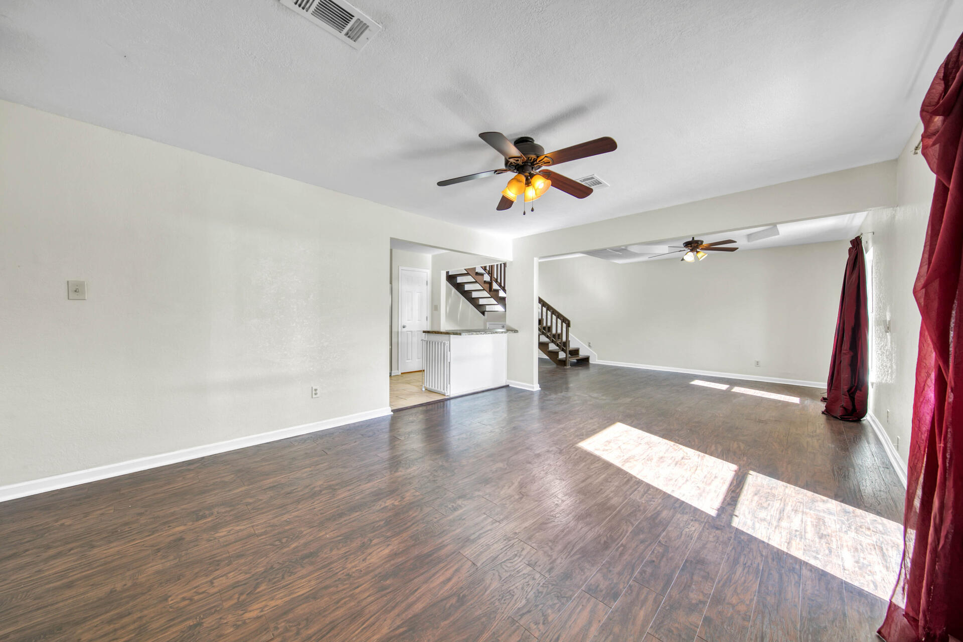 CAROL ANNE MANOR - Residential