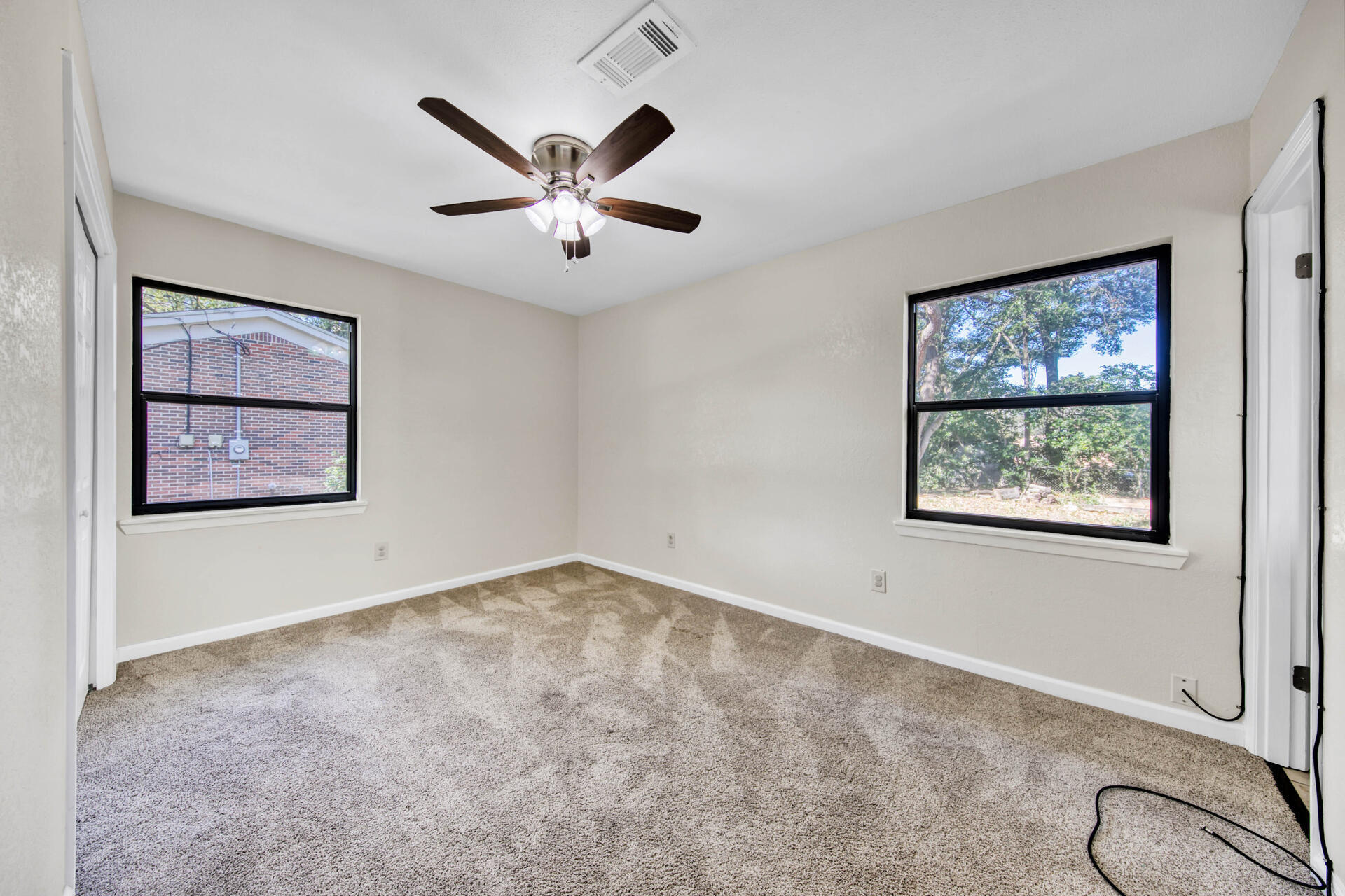 CAROL ANNE MANOR - Residential