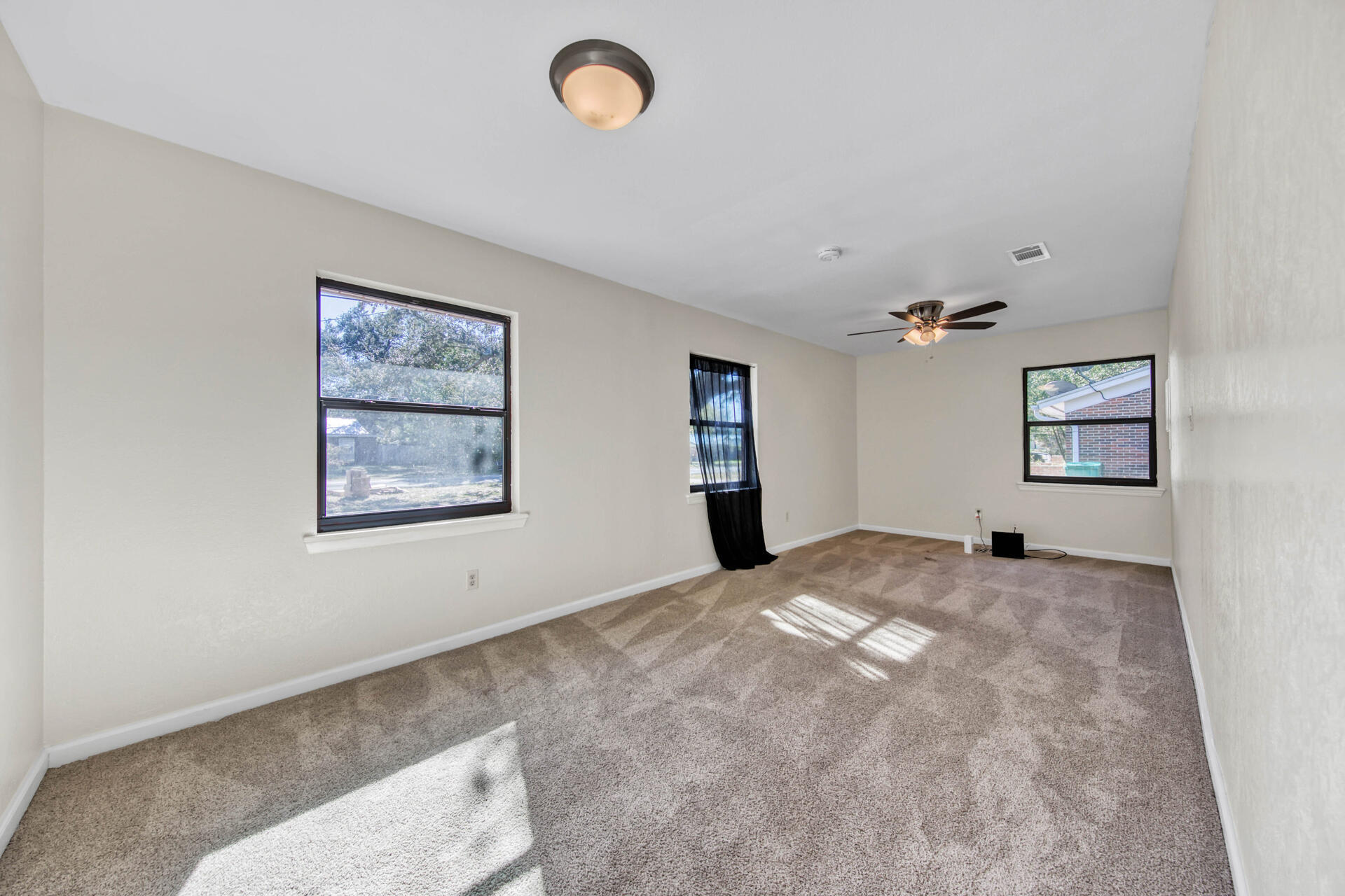 CAROL ANNE MANOR - Residential