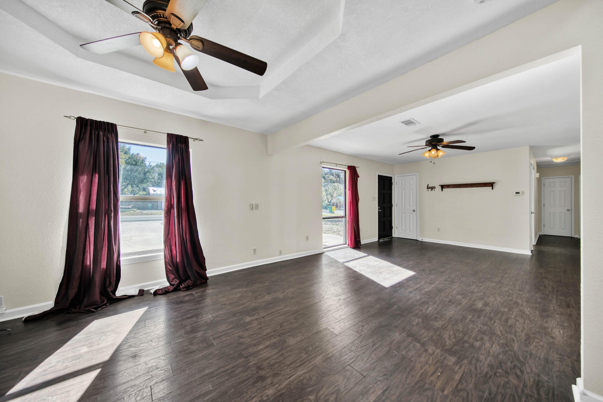 CAROL ANNE MANOR - Residential