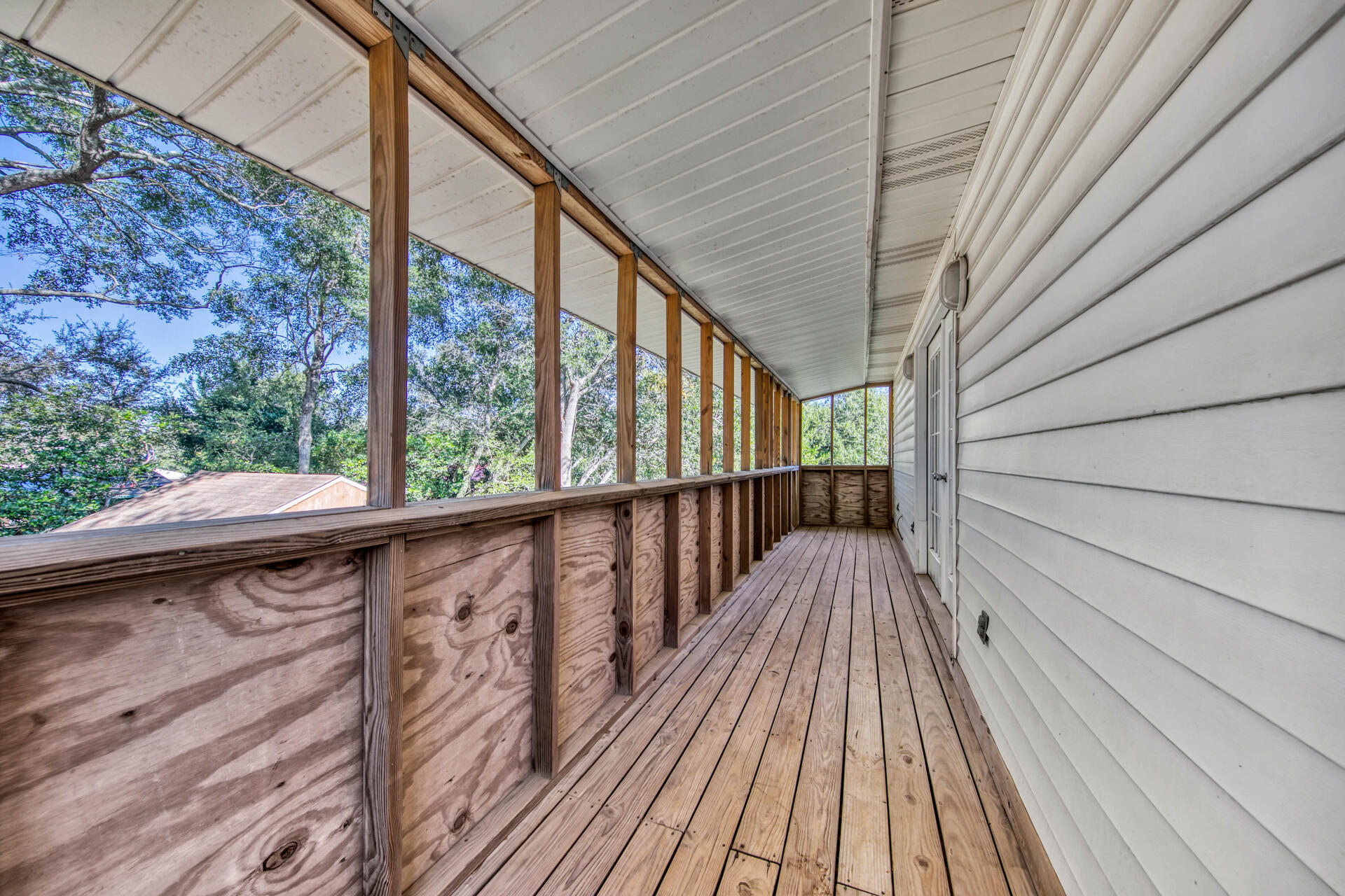 CAROL ANNE MANOR - Residential