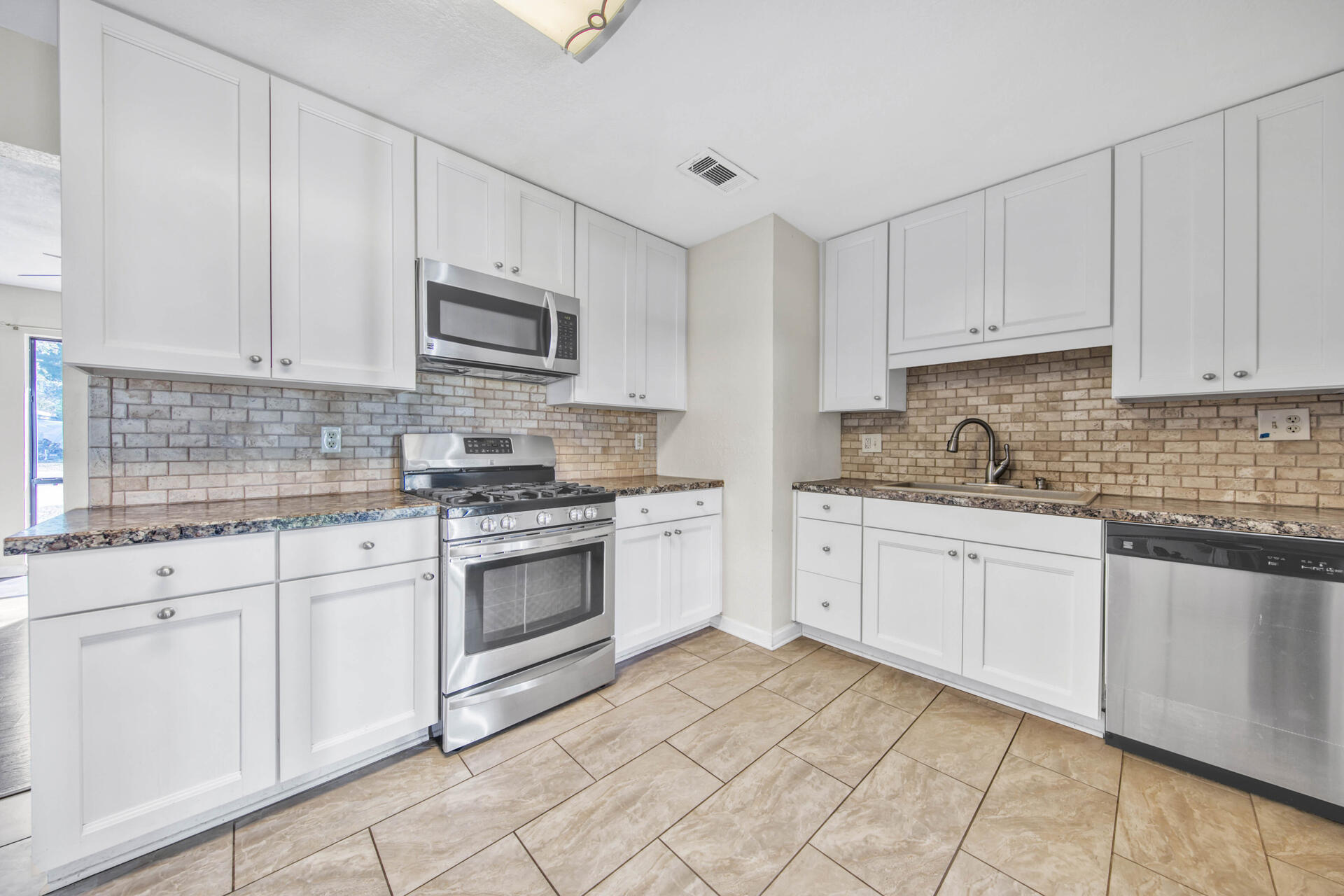 CAROL ANNE MANOR - Residential