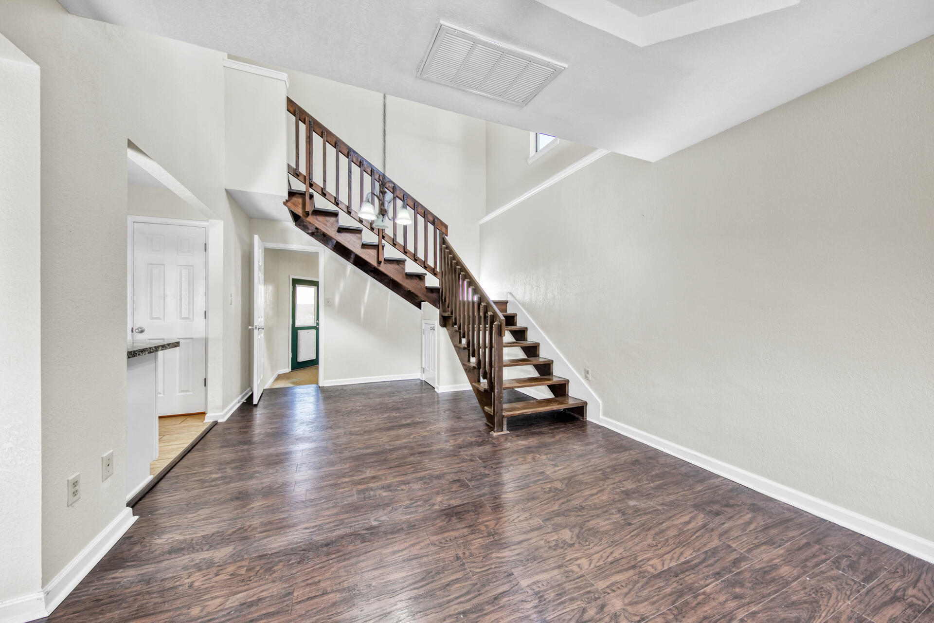 CAROL ANNE MANOR - Residential