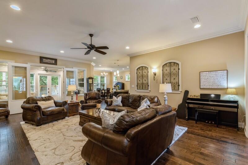 THE STABLES AT ROCKY BAYOU - Residential