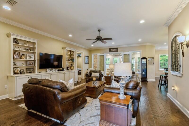 THE STABLES AT ROCKY BAYOU - Residential
