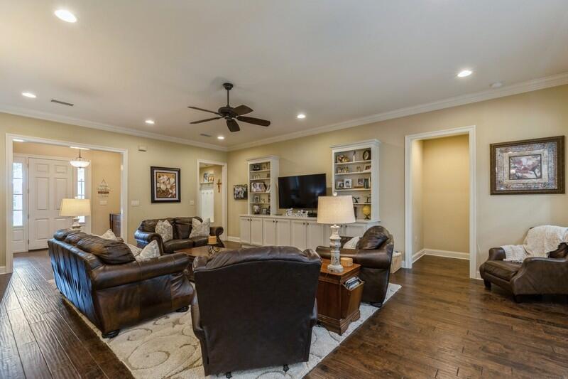 THE STABLES AT ROCKY BAYOU - Residential