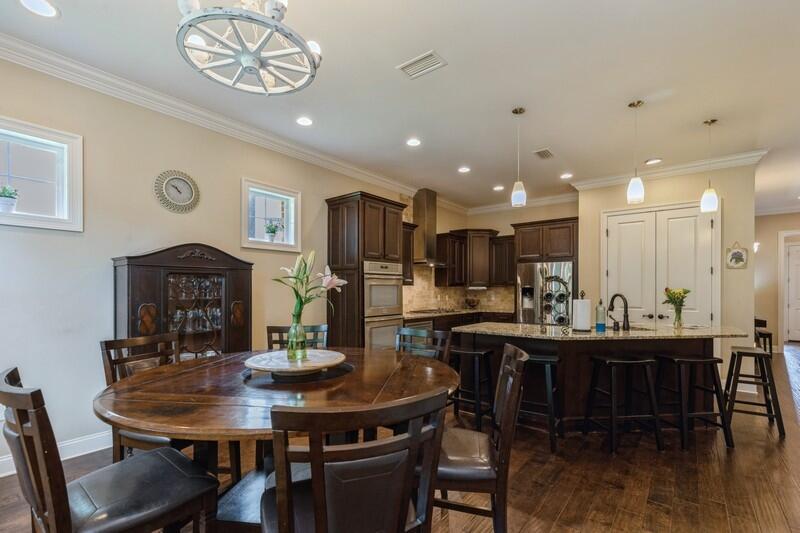 THE STABLES AT ROCKY BAYOU - Residential