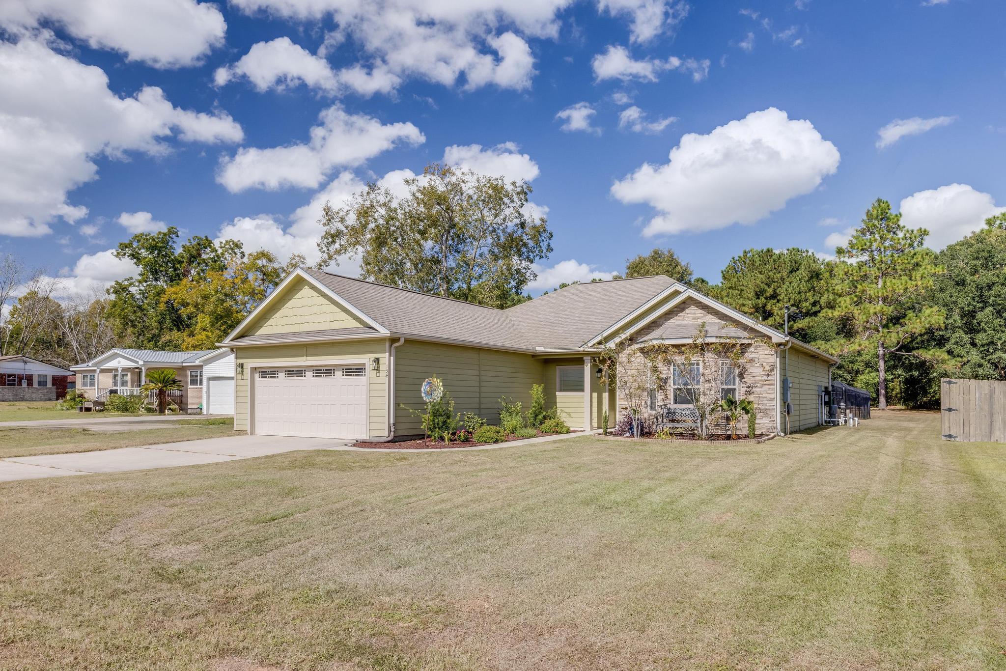 OAKDALE MINI FARMS - Residential