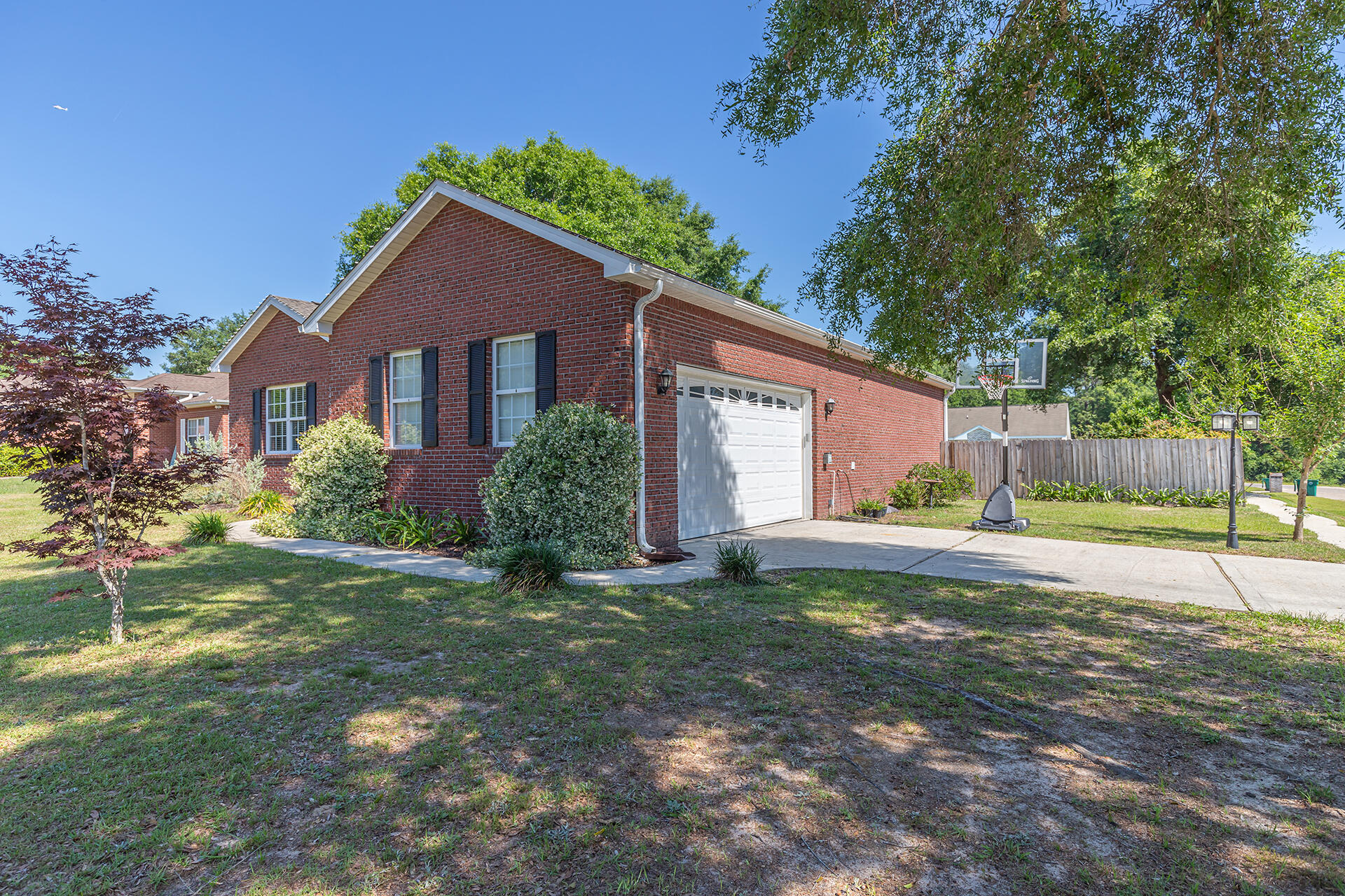 GARDEN OAKS - Residential